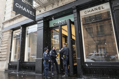 chanel christmas eve robbery|chanel store robbed.